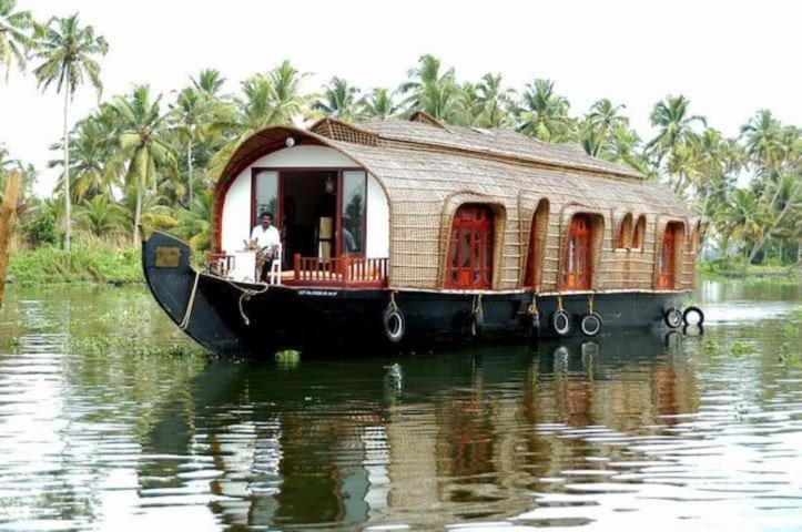 Aqua Castle Houseboat - By Aqua Jumbo Houseboats Otel Alappuzha Dış mekan fotoğraf