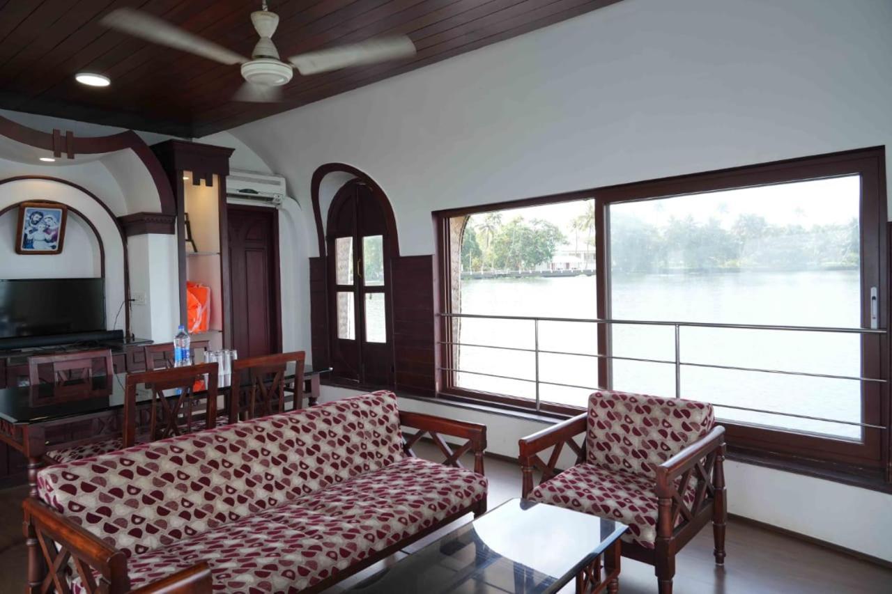 Aqua Castle Houseboat - By Aqua Jumbo Houseboats Otel Alappuzha Dış mekan fotoğraf