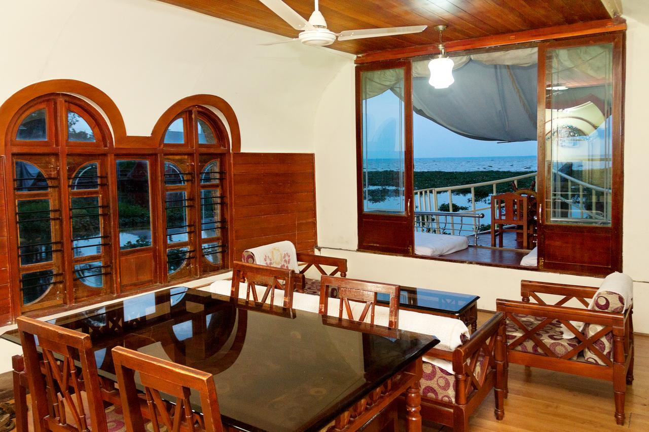 Aqua Castle Houseboat - By Aqua Jumbo Houseboats Otel Alappuzha Dış mekan fotoğraf